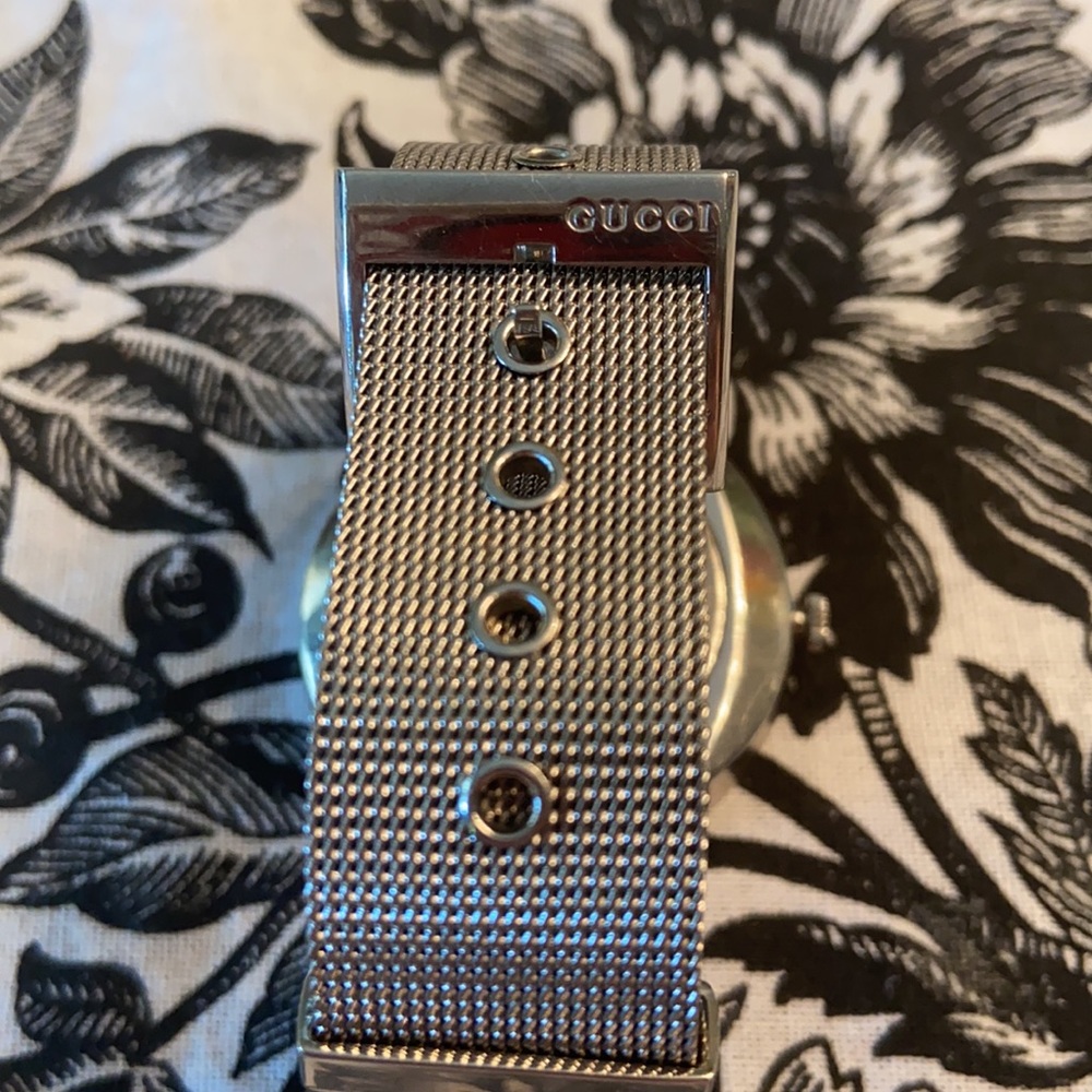 Authentic Gucci watch - Picture 8 of 9